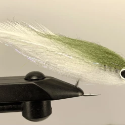 Catching Shadows Flies Strolis Simple Baitfish 9 Catching Shadows Flies Strolis Simple Baitfish